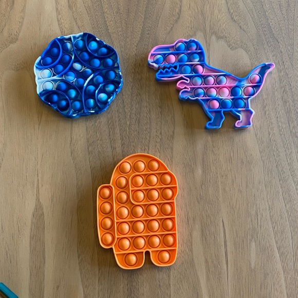 HUGE collection of POP ITS! - Picture 9 of 10